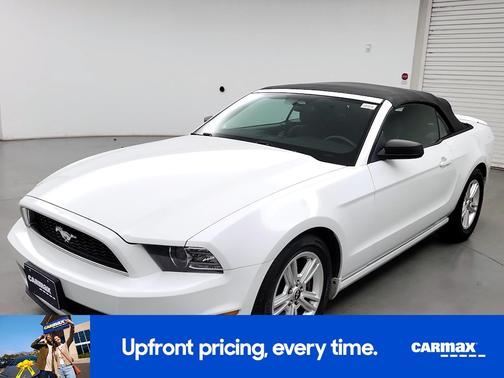 White 2014 Ford Mustang