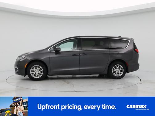 Gray 2023 Chrysler Pacifica Touring L