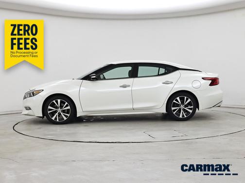 White 2017 Nissan Maxima SV