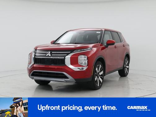 Red 2025 Mitsubishi Outlander SE