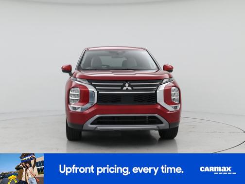 Red 2025 Mitsubishi Outlander SE