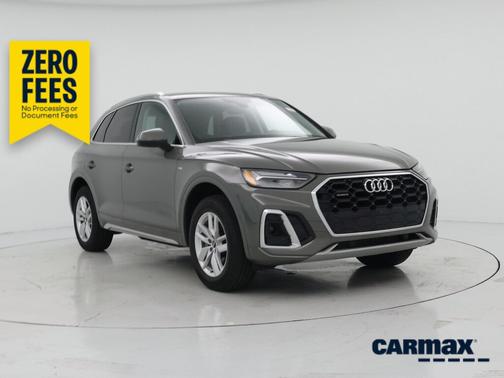 Green 2023 Audi Q5 S-Line Premium