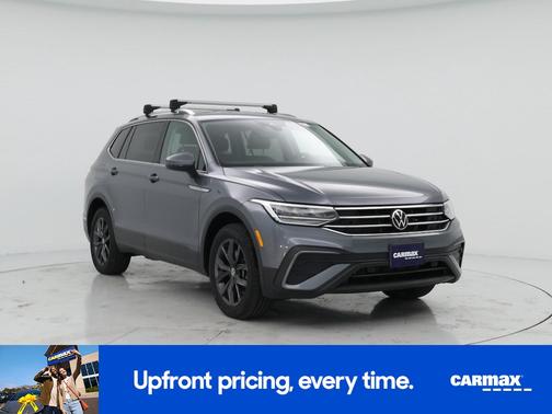 Gray 2022 Volkswagen Tiguan SE