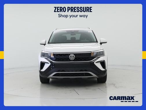 White 2022 Volkswagen Taos SE