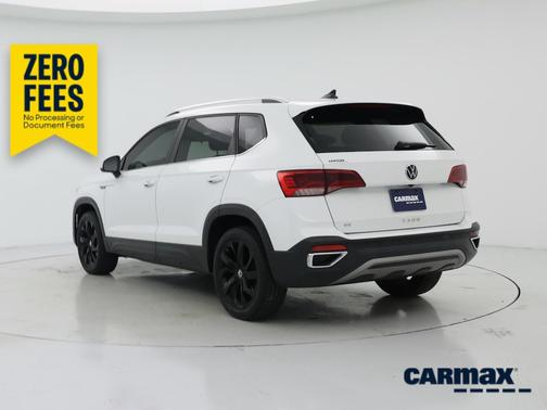 White 2022 Volkswagen Taos SE