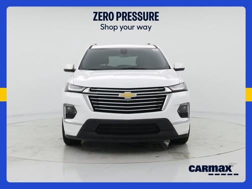 White 2023 Chevrolet Traverse Premier
