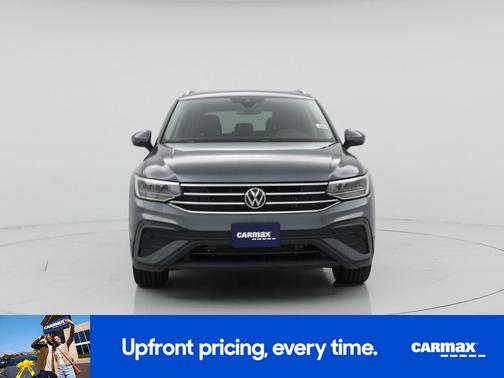 Gray 2022 Volkswagen Tiguan SE