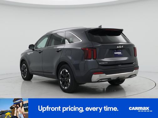 Gray 2024 Kia Sorento S