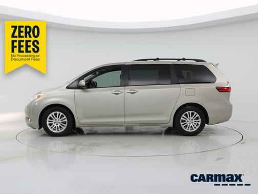 Gold 2017 Toyota Sienna XLE