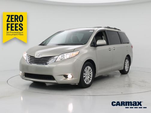 Gold 2017 Toyota Sienna XLE