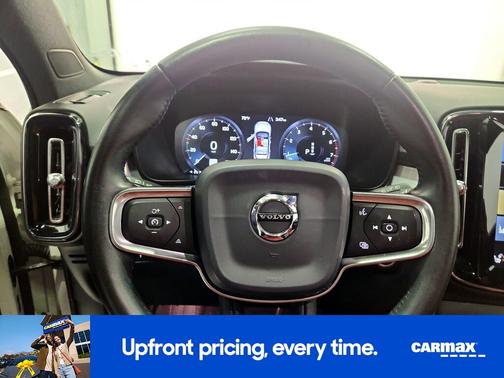 2020 Volvo XC40 T4 Momentum