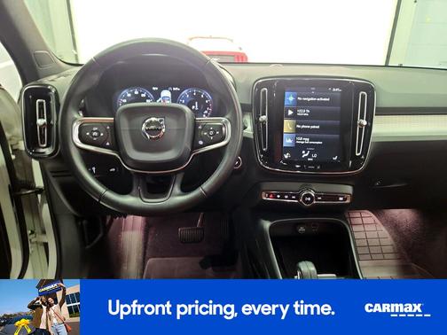 2020 Volvo XC40 T4 Momentum