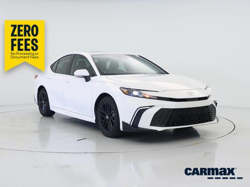 White 2025 Toyota Camry SE