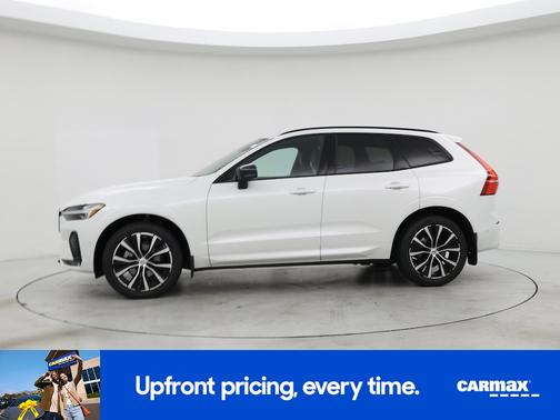 2023 Volvo XC60 B5 Plus Dark Theme