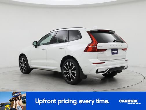 2023 Volvo XC60 B5 Plus Dark Theme