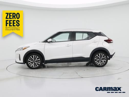 White 2021 Nissan Kicks SV