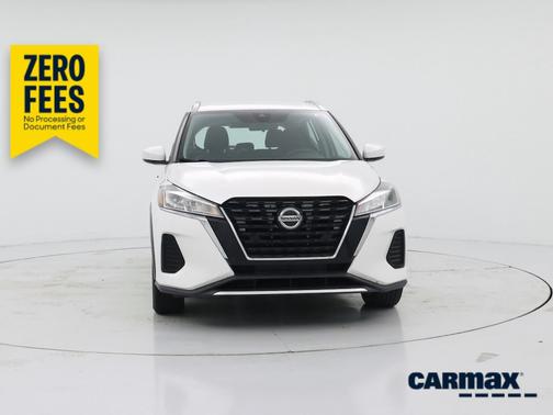 White 2021 Nissan Kicks SV