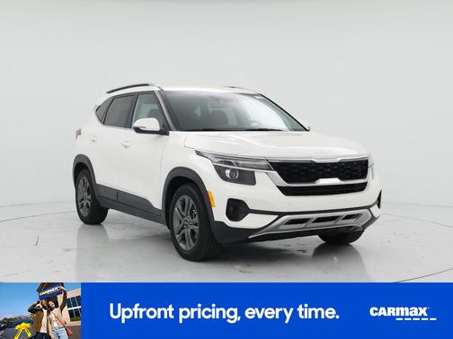 White 2023 Kia Seltos S