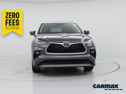 Gray 2023 Toyota Highlander Platinum