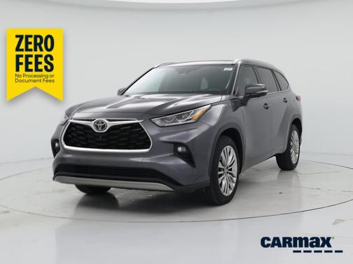 Gray 2023 Toyota Highlander Platinum