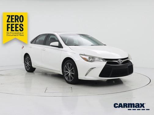 White 2017 Toyota Camry XSE