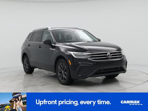 Black 2023 Volkswagen Tiguan SE