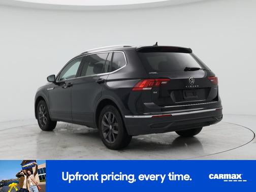 Black 2023 Volkswagen Tiguan SE