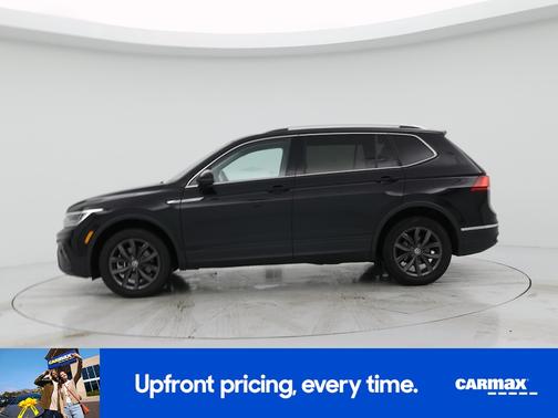 Black 2023 Volkswagen Tiguan SE