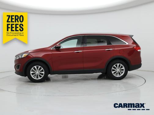 Red 2016 Kia Sorento LX