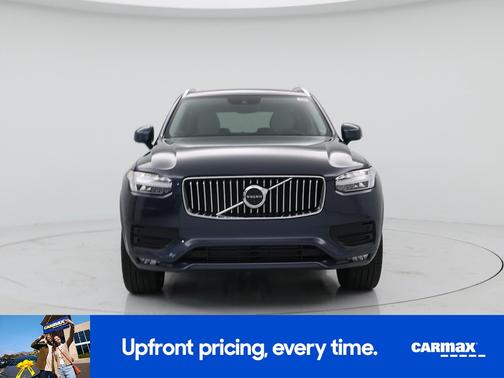 2022 Volvo XC90 T6 Momentum