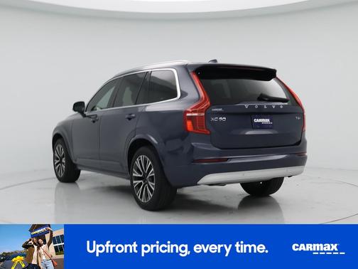 2022 Volvo XC90 T6 Momentum