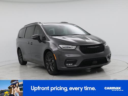 Gray 2023 Chrysler Pacifica Touring L