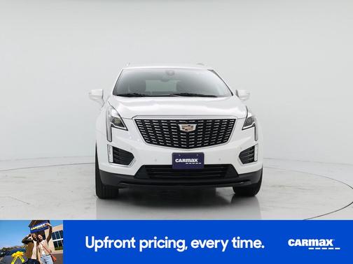 White 2023 Cadillac XT5 Luxury