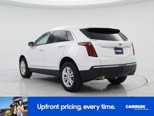 White 2023 Cadillac XT5 Luxury