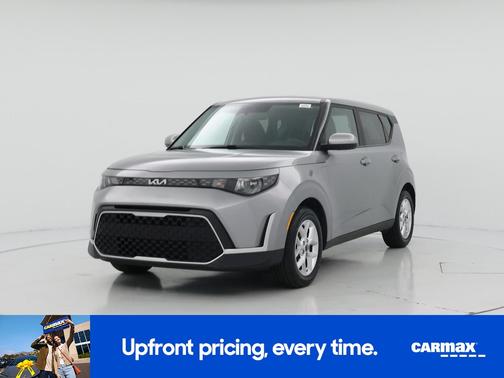 Gray 2023 Kia Soul LX