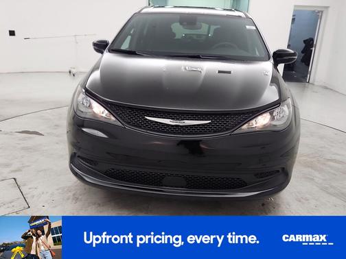 2025 Chrysler Voyager LX