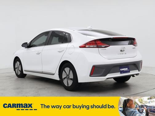 2022 Hyundai IONIQ Hybrid SE