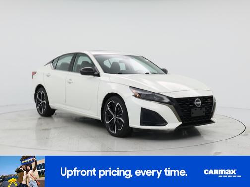 White 2023 Nissan Altima SR