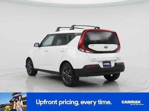 White 2021 Kia Soul EX