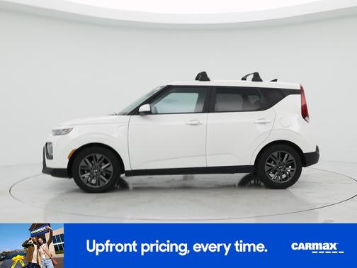 White 2021 Kia Soul EX