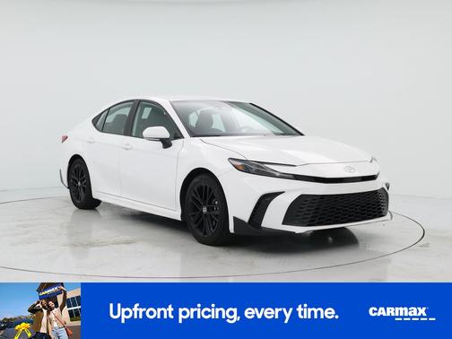 White 2025 Toyota Camry SE