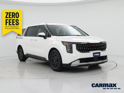 White 2025 Kia Carnival LXS