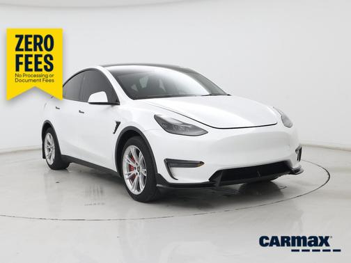 White 2024 Tesla Model Y Long Range