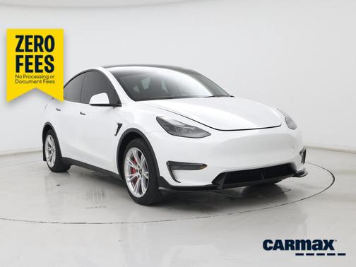 White 2024 Tesla Model Y Long Range