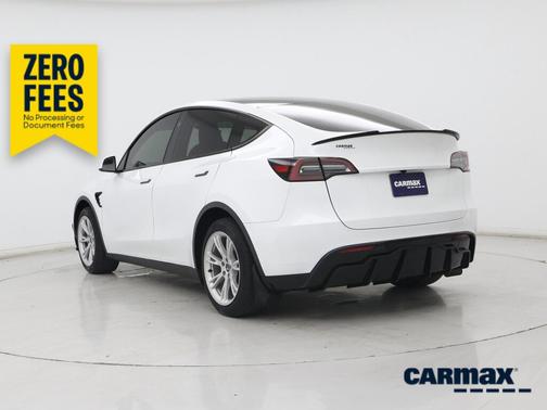 White 2024 Tesla Model Y Long Range