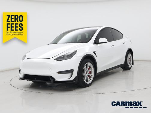 White 2024 Tesla Model Y Long Range