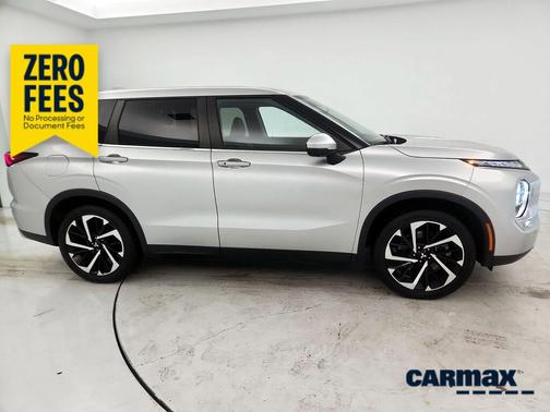 Gray 2024 Mitsubishi Outlander SE