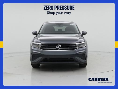 Gray 2022 Volkswagen Tiguan SE