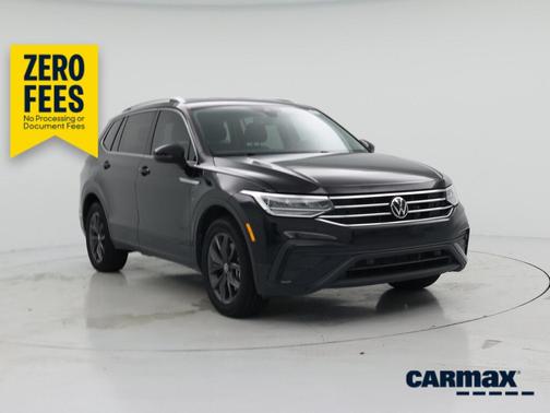 Gray 2023 Volkswagen Tiguan SE