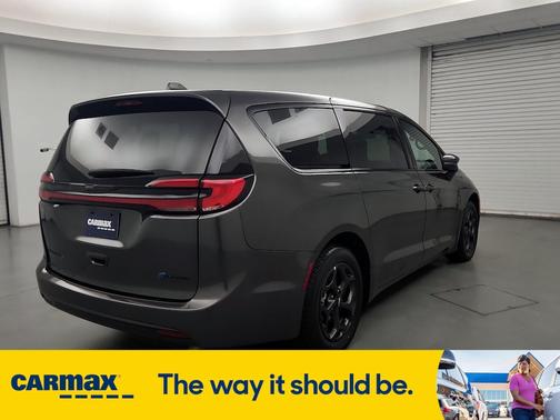 2022 Chrysler Pacifica Hybrid Touring L